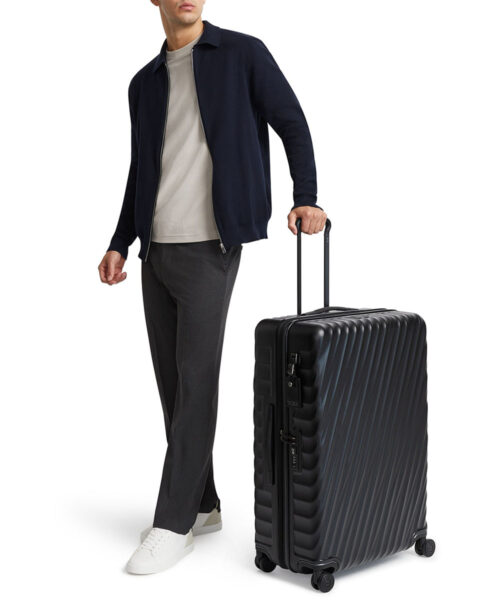 19 Degree Extended Trip Expandable 4 Wheeled Packing Case
